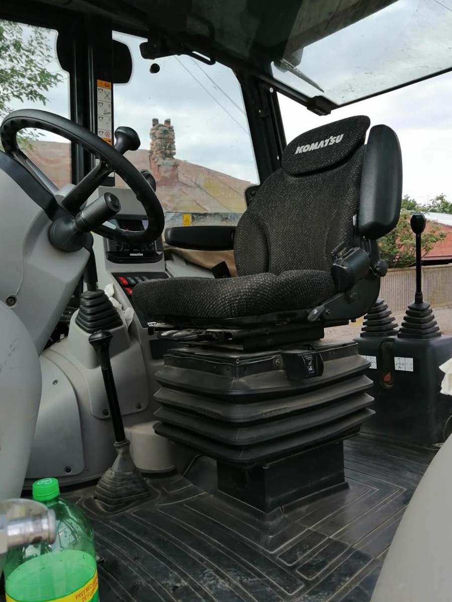 Komatsu wb93r-b
