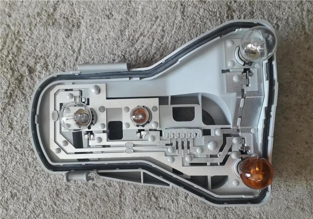 Lampă stop dreapta VW POLO  1,2  9 N, echipată complet