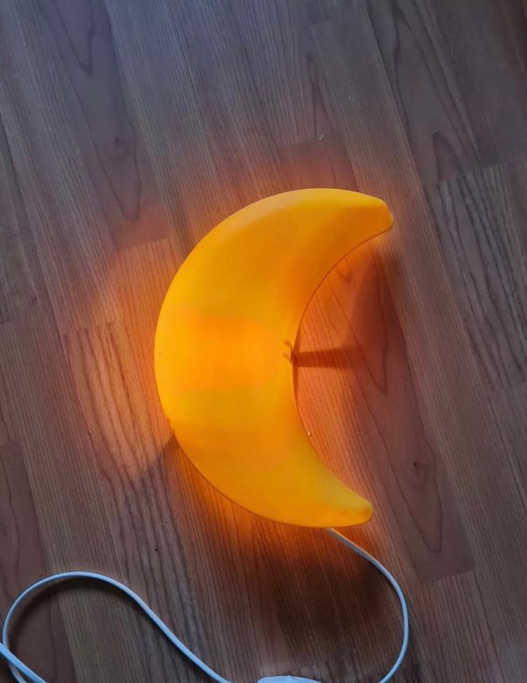 Lampi de perete pt copii / IKEA forma semiluna/inima