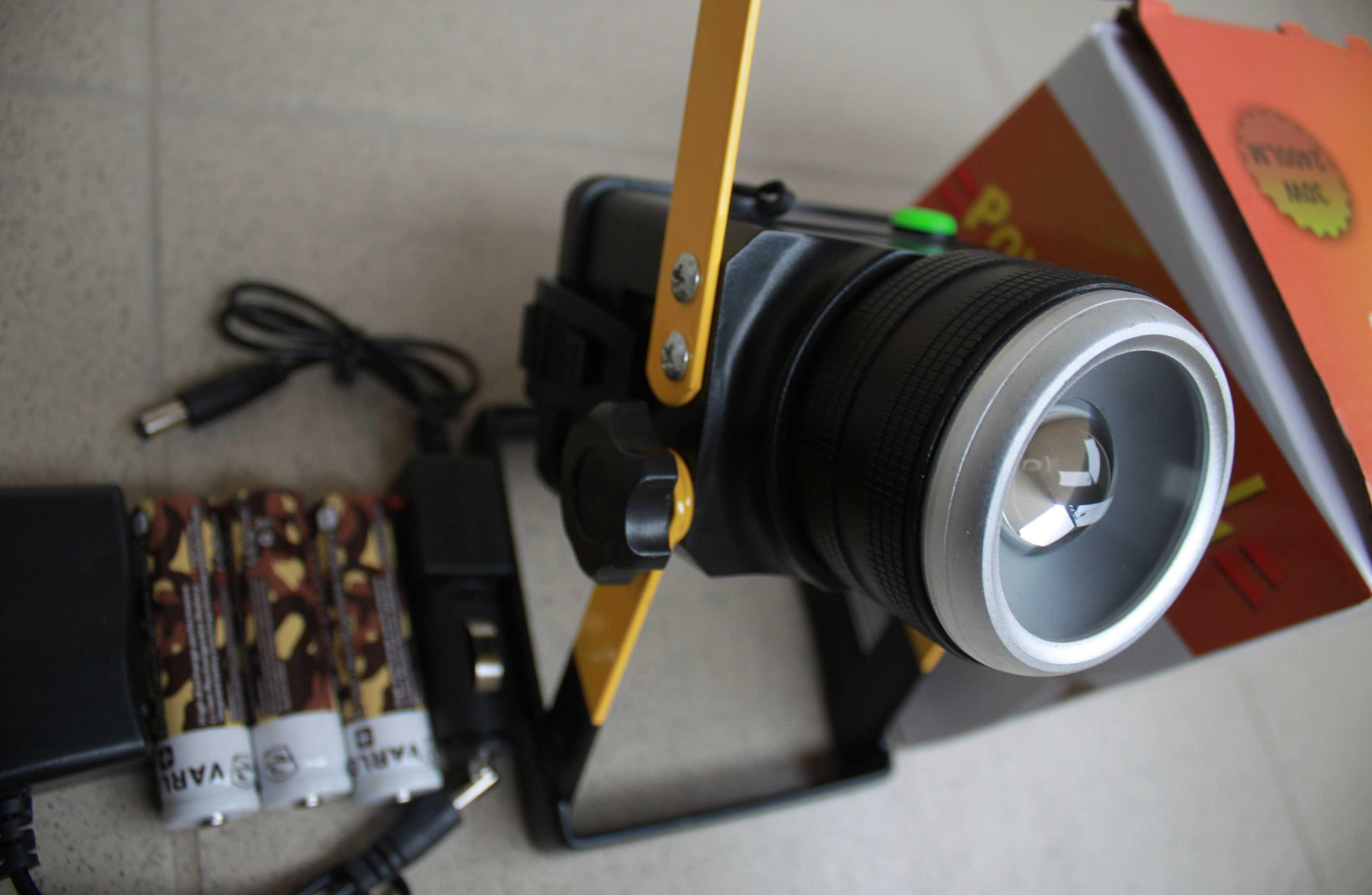 Lanterna lampa portabila pescuit camping LED cu proiectie Cree XML-L2