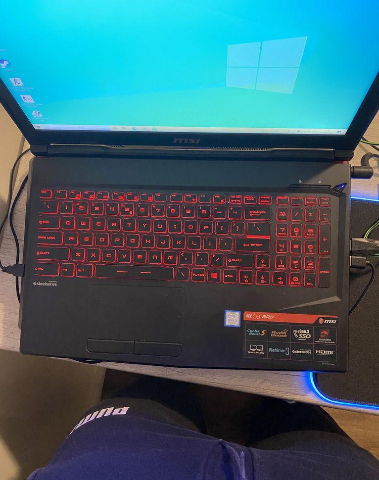 Laptop gamimg MSI , in perfecta stare
