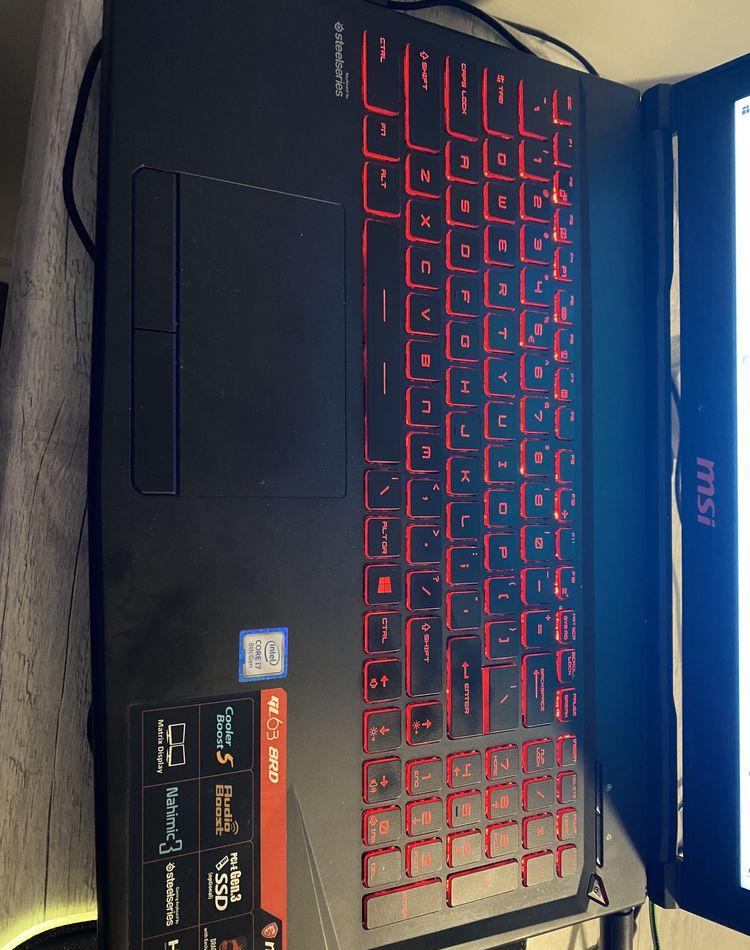 Laptop gamimg MSI , in perfecta stare