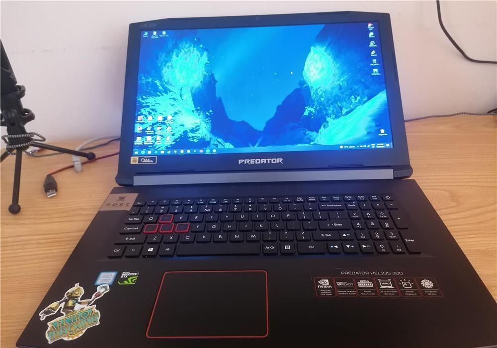 Laptop predator helios 300