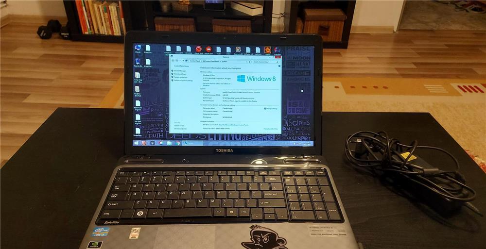 Laptop Toshiba Satellite (schimb cu TV)