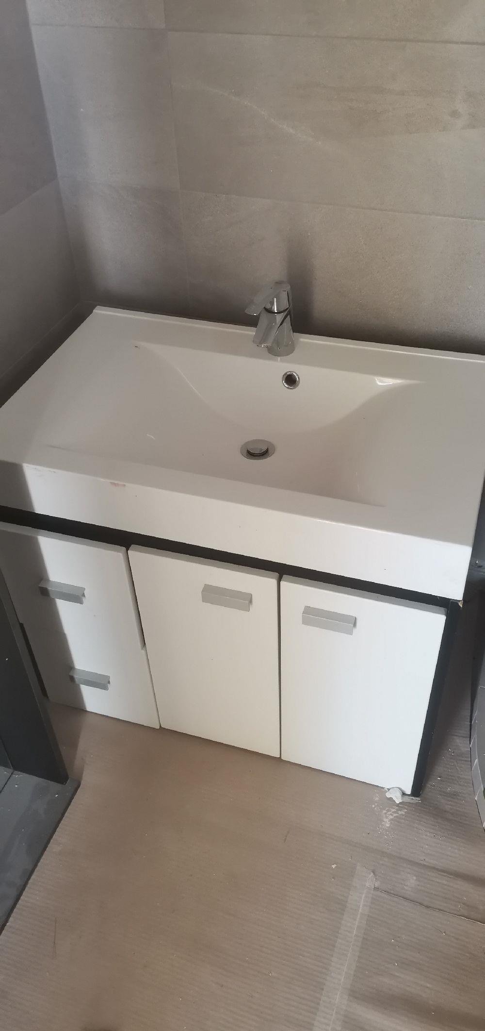 Lavoar baie chiuveta si oglinda