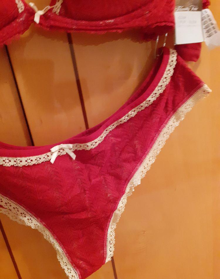 Lenjerie intima,culoare roșie,marimea L