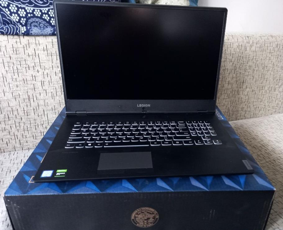 Lenovo Legion i5-9300H 2,4Ghz, 16 ram, 512 ssd, 17,3"