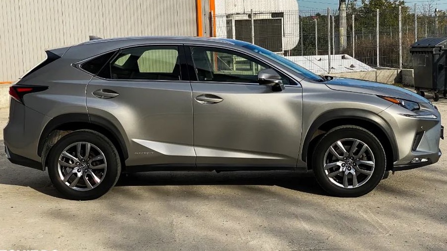 Lexus Seria NX 300h AWD