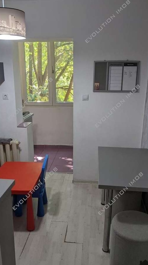 Lipovei I 3 camere I decomandat I 2 bai I etaj 3 I partial mobilat I g