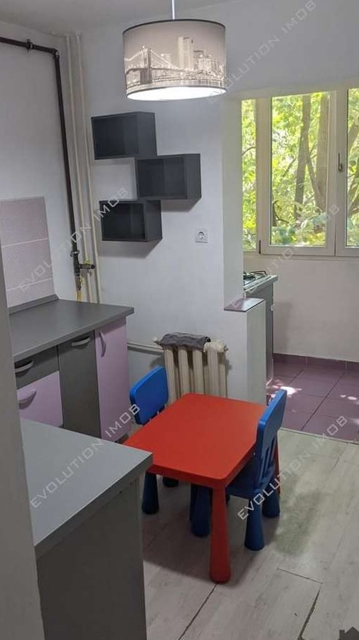 Lipovei I 3 camere I decomandat I 2 bai I etaj 3 I partial mobilat I g