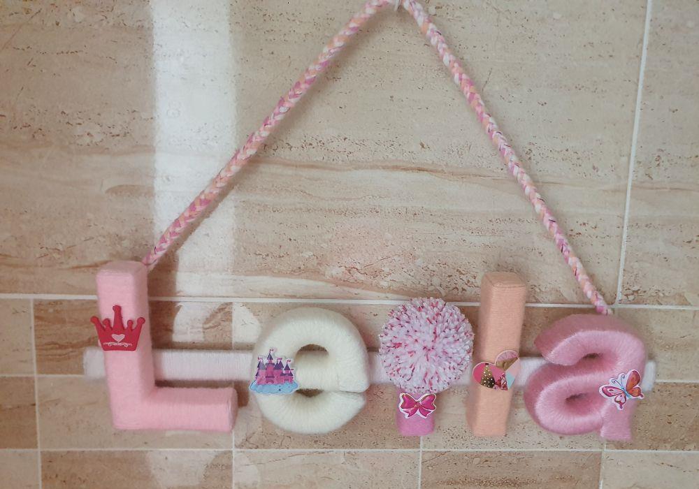 Litere decorative