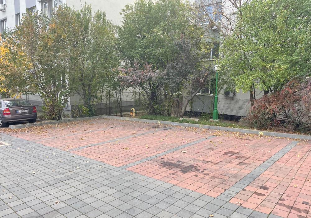 Loc de parcare suprateran in  Ansamblul rezidential Citadella-Titan.