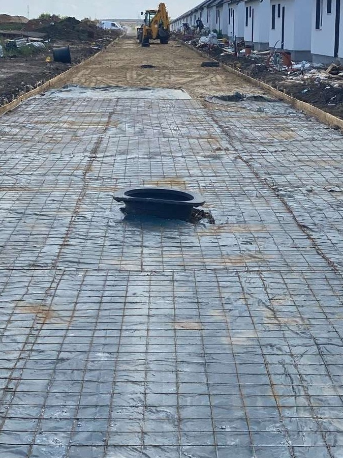 LOTURI TEREN CU Gaze, Curent, Apă, Canal, Drum Betonat
