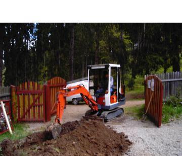 Lucrari buldoexcavator , inchiriez excavator , Bobcat ,stivuitor , camioneata , moloz , transport