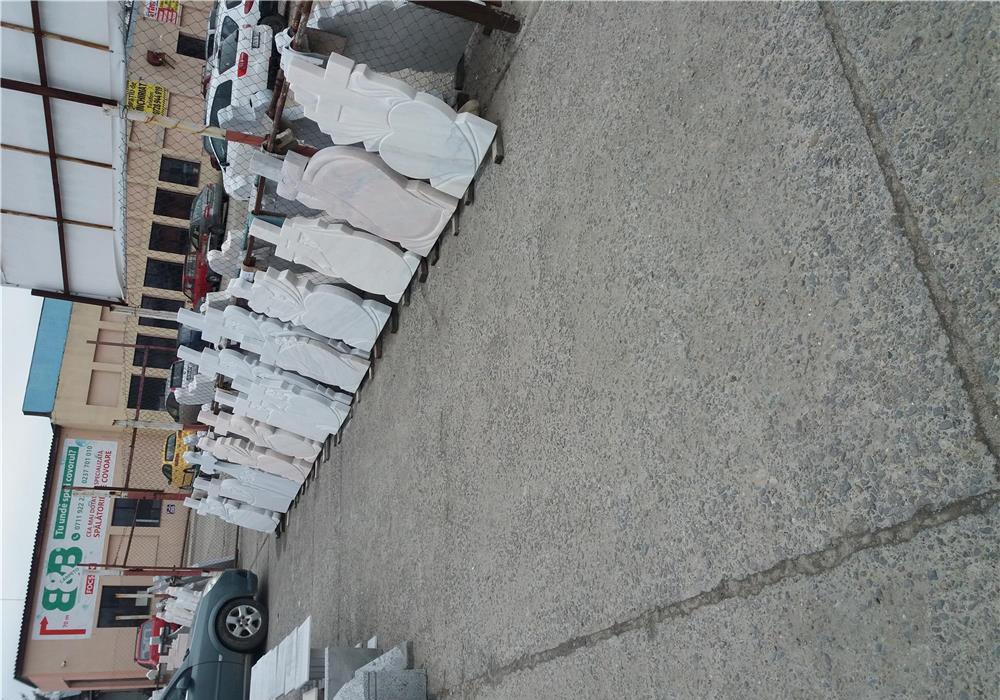 Lucrari civile si funerare din mozaic , travertin , marmura , granit si piatra ornamentala ieftine .