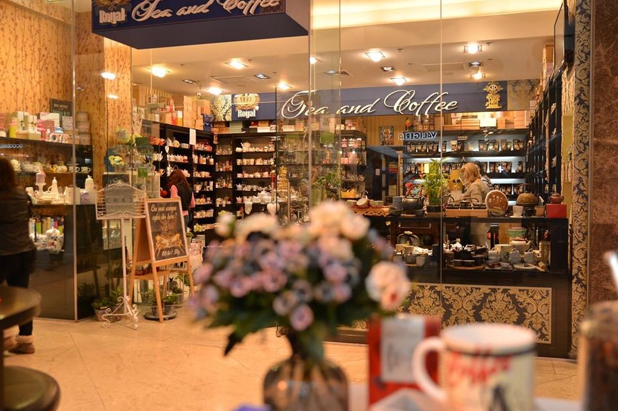 Lucratori comerciali in Palas Mall - Iasi, magazin Royal Tea & Coffee