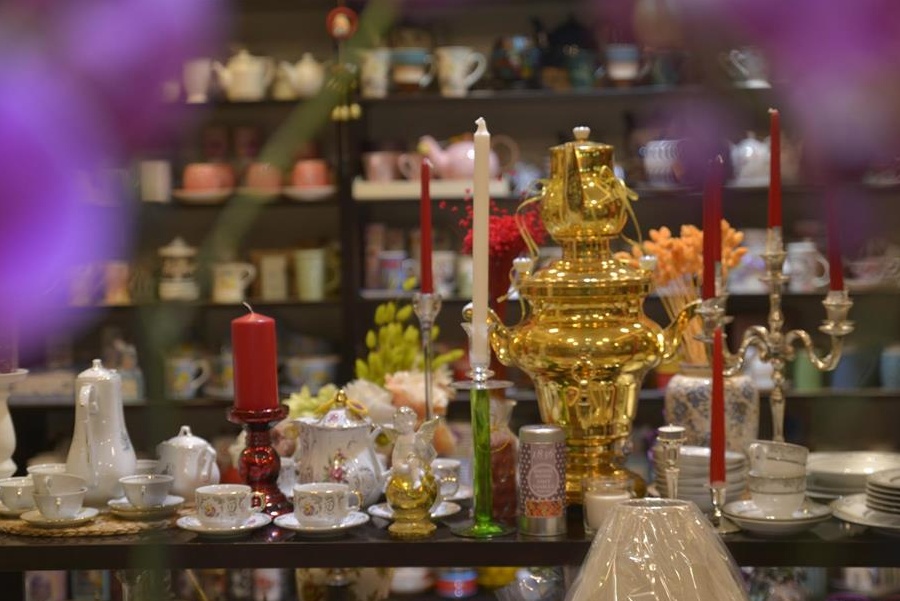 Lucratori comerciali in Palas Mall - Iasi, magazin Royal Tea & Coffee