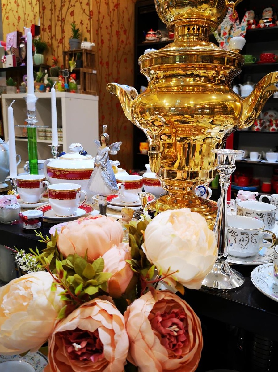 Lucratori comerciali in Palas Mall - Iasi, magazin Royal Tea & Coffee