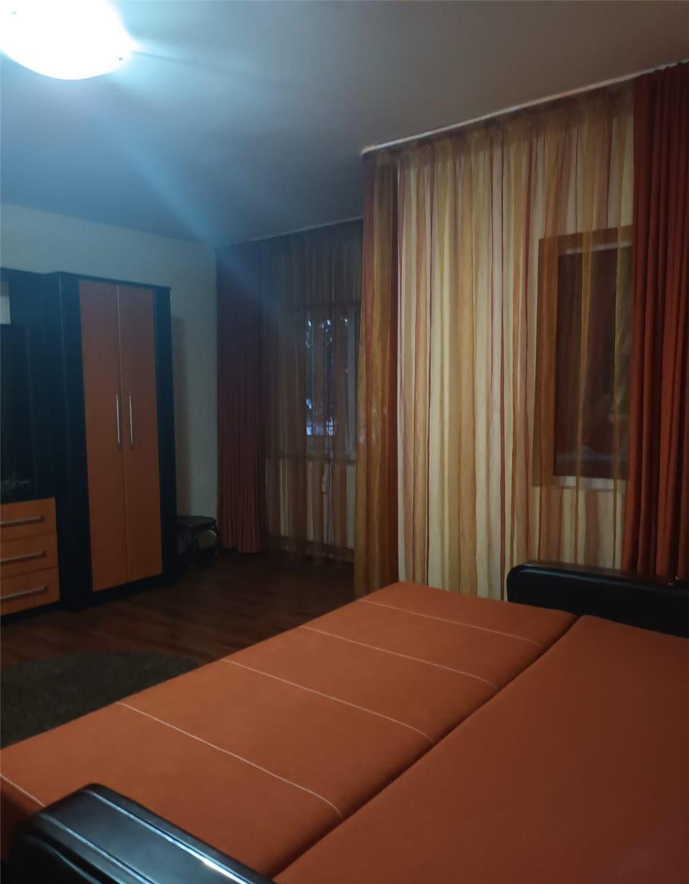 Lujerului.- Virtuții,  caut colegă de apartament, parcare
