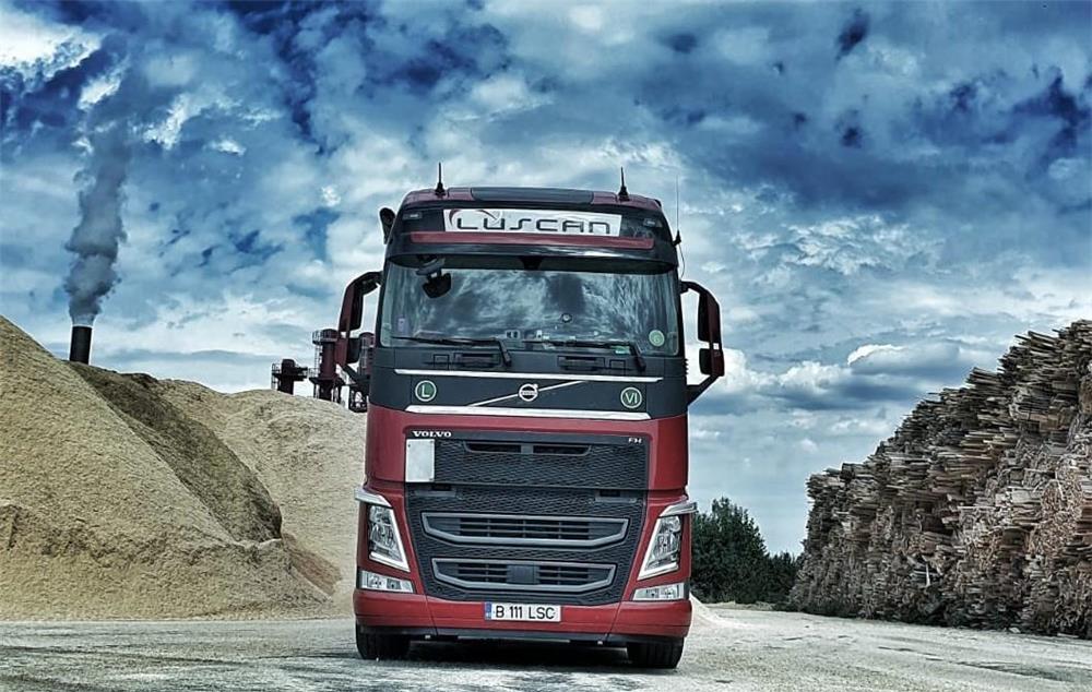 Luscan com angajeaza soferi profesionisti pentru transport international