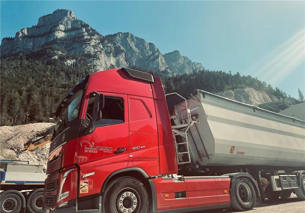 Luscan com angajeaza soferi profesionisti pentru transport international