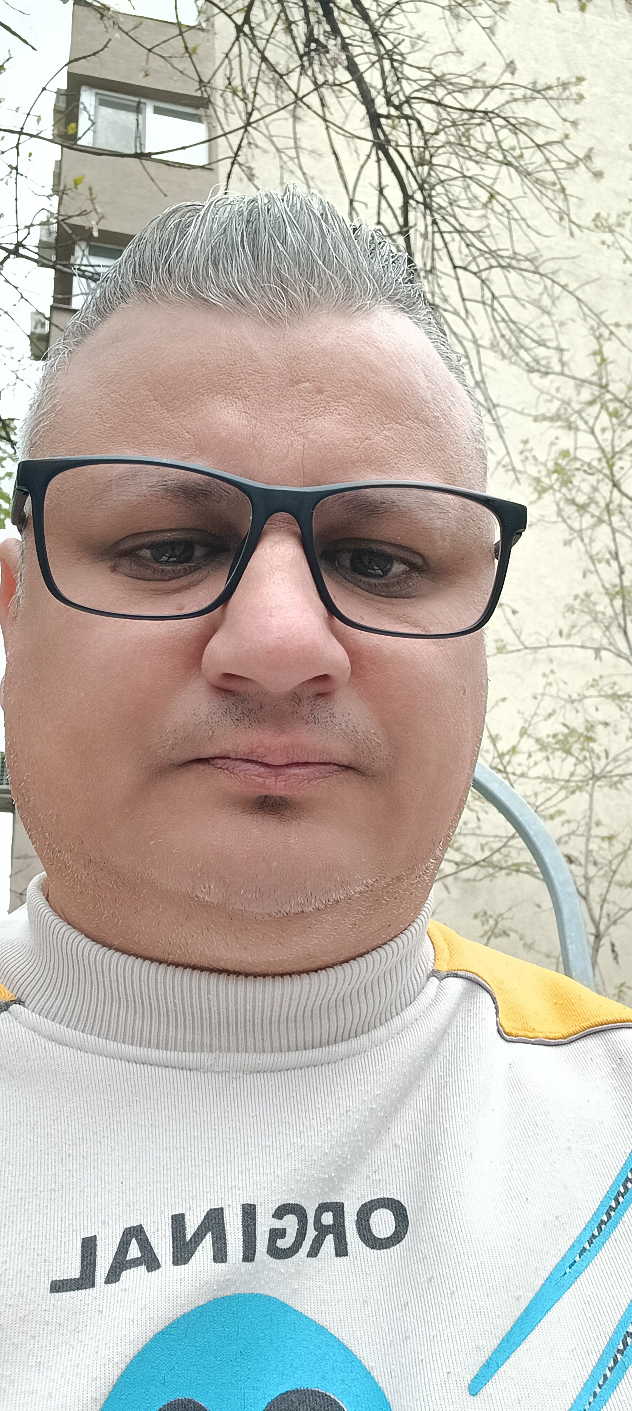 ma numesc mihai am 44 de ani necasatorit sunt singur doresc sa cunosc o fata pentru o relatie mai multe detalii  0773740810