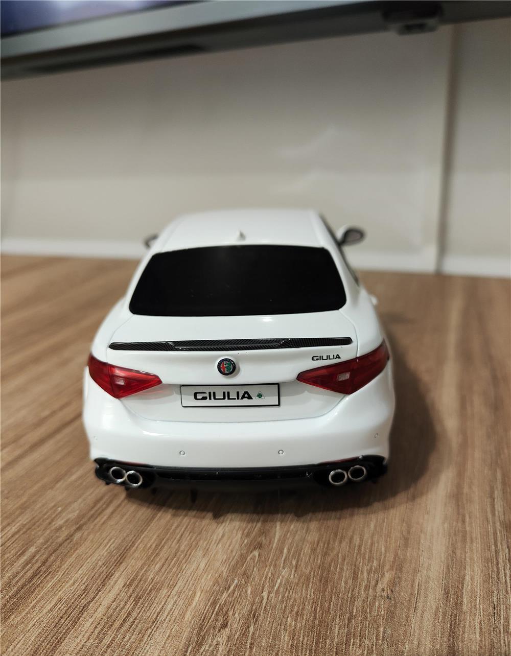 Macheta Alfa Romeo Giulia Quadrifoglio 1:18 Otto