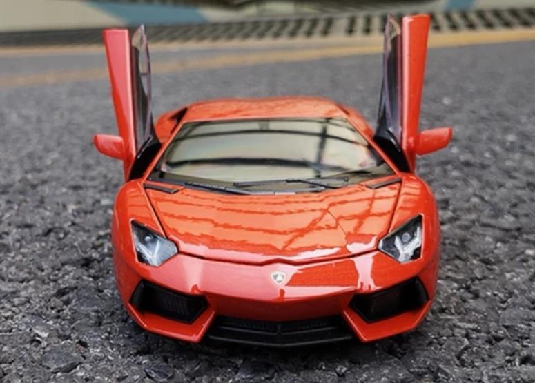 Macheta metalica 1:24 Lamborghini Aventador, producator Welly