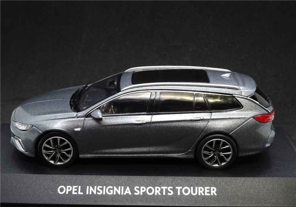 Macheta Opel Insignia Sports Tourer break iScale 1:43