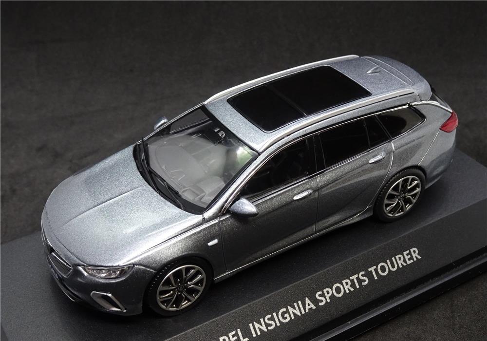 Macheta Opel Insignia Sports Tourer break iScale 1:43