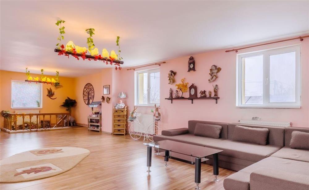 Malul Spart - Suseni, Casa 3 dormitoare 2 bai, 136 mp utili, amenajata!