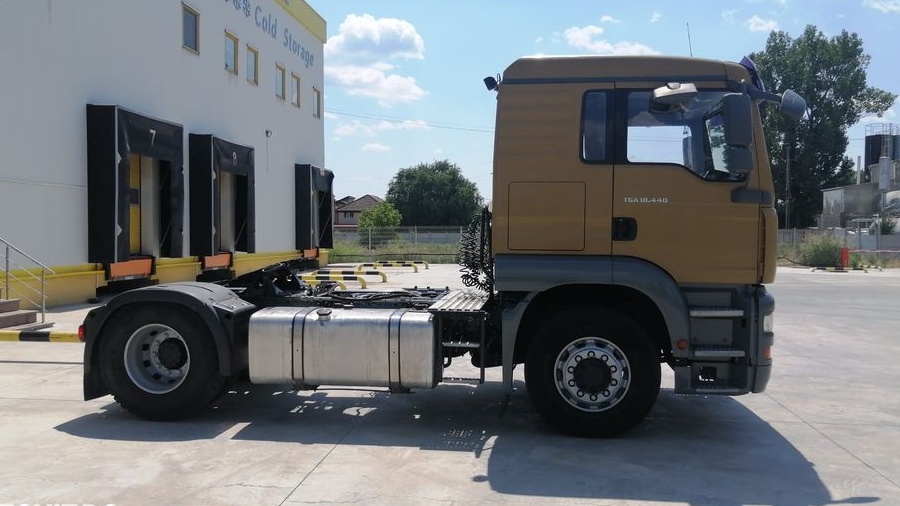 MAN 18.400 4X4 AUTOTRACTOR