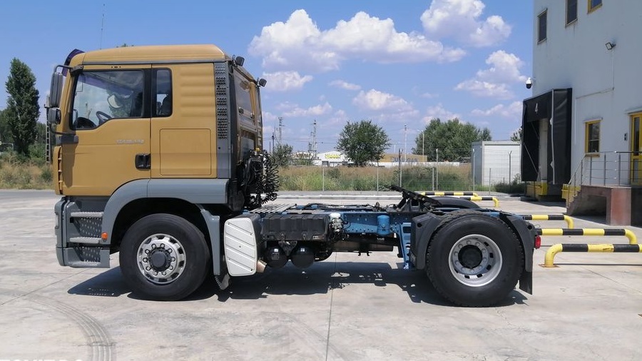MAN 18.400 4X4 AUTOTRACTOR