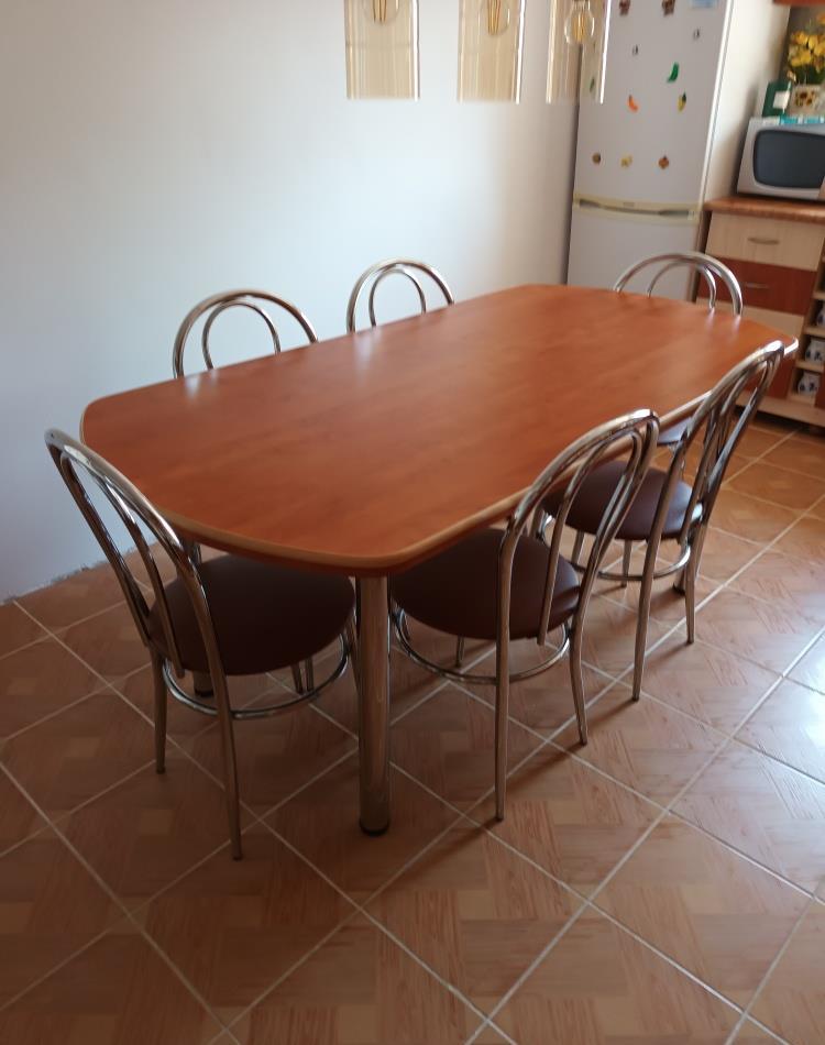 Masa bucatarie,sufragerie