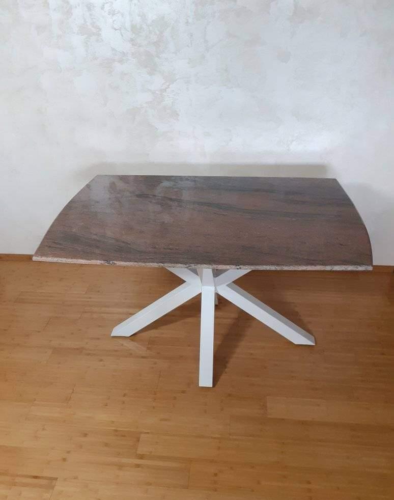 Masa din granit