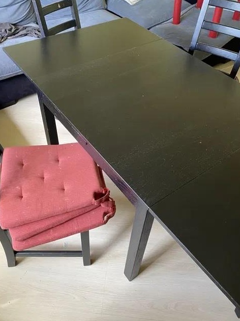 Masa Ikea Bjursta extensibila cu 5 scaune Kaustby