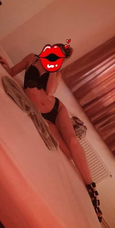 Masaj semzual cu Ariana
