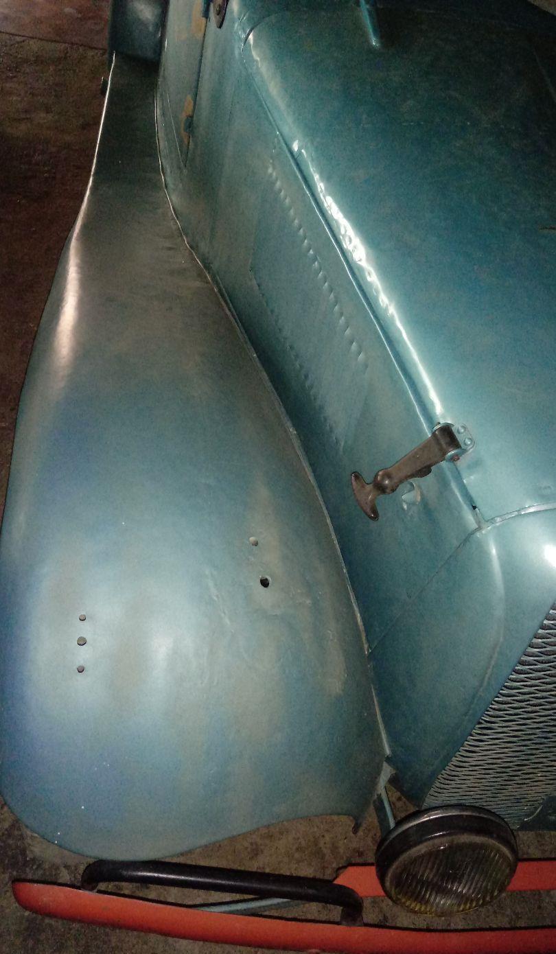 Masina de epoca marca Ford