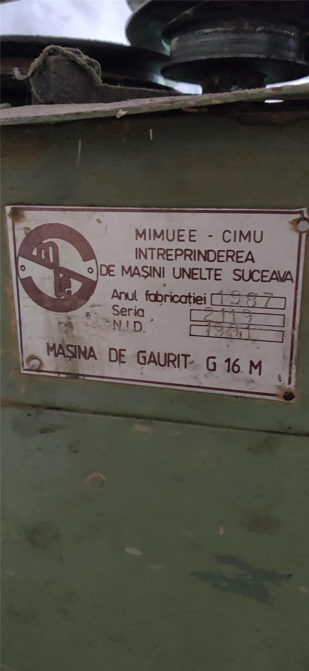 Mașină de găurit verticală