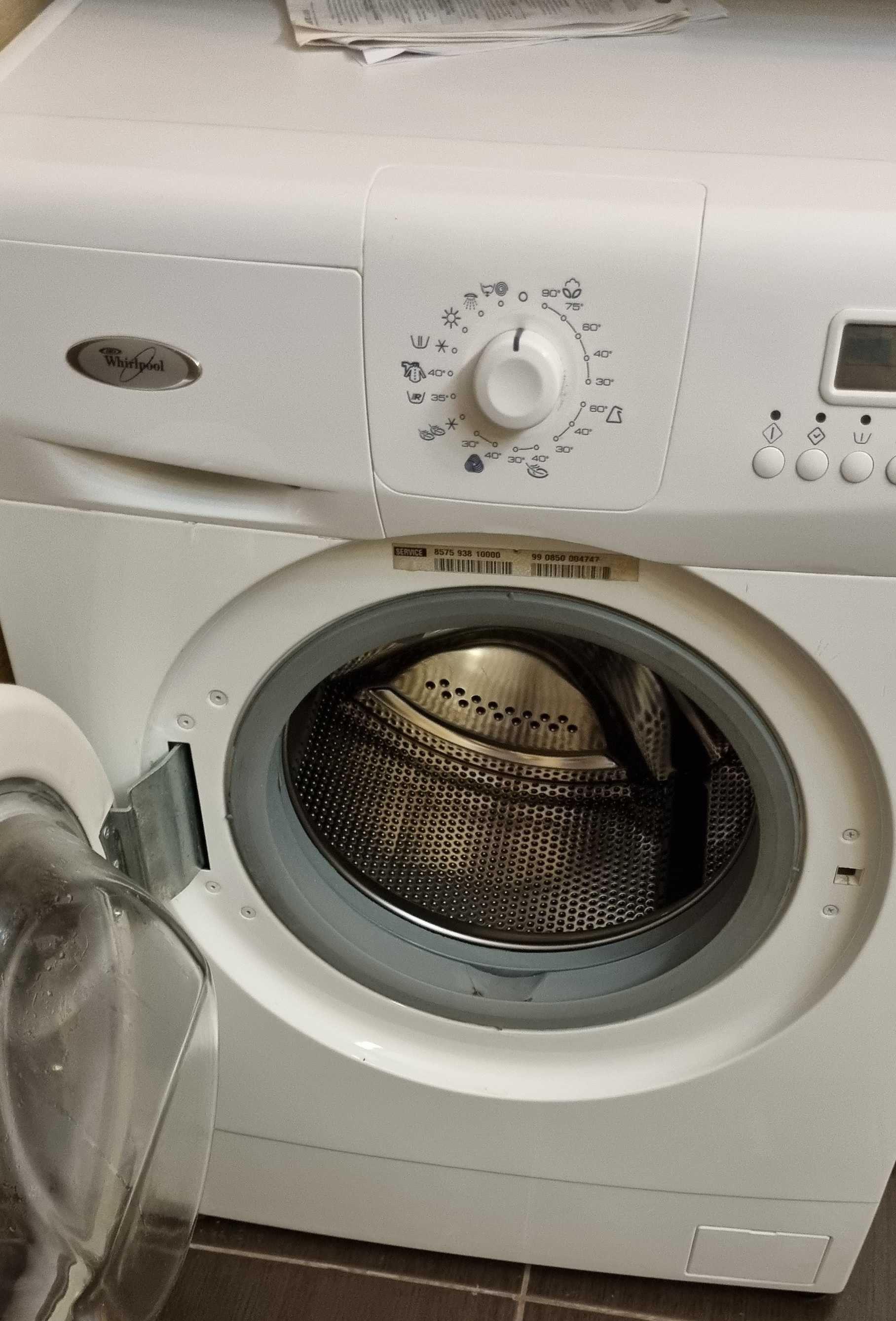 Mașina de spălat rufe cu uscător Whirlpool awz 514d