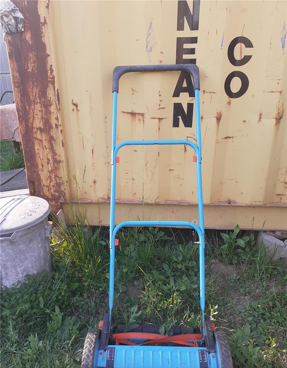 Masina manuala de tuns gazonul Gardena , 5000 SM