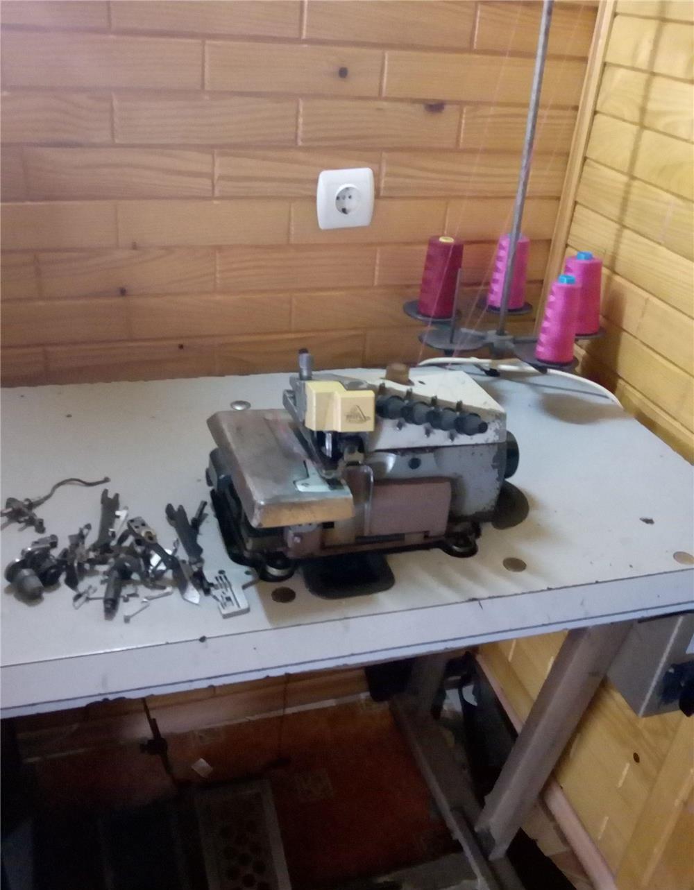 Mașini de cusut și triploc metalotehnica Tg. Mureș.
