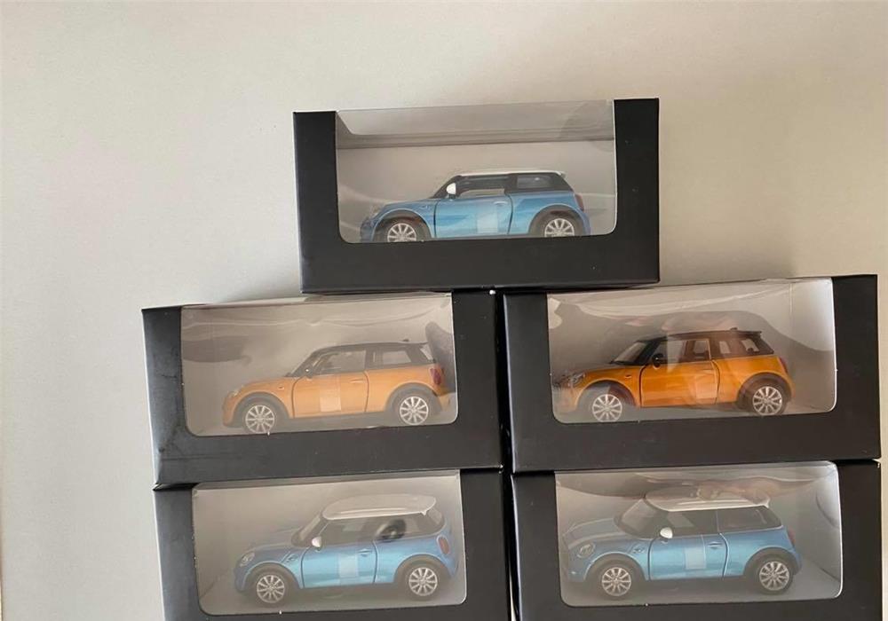 Masinuta 1:36 NEW MINI Cooper firma EAC cu arc