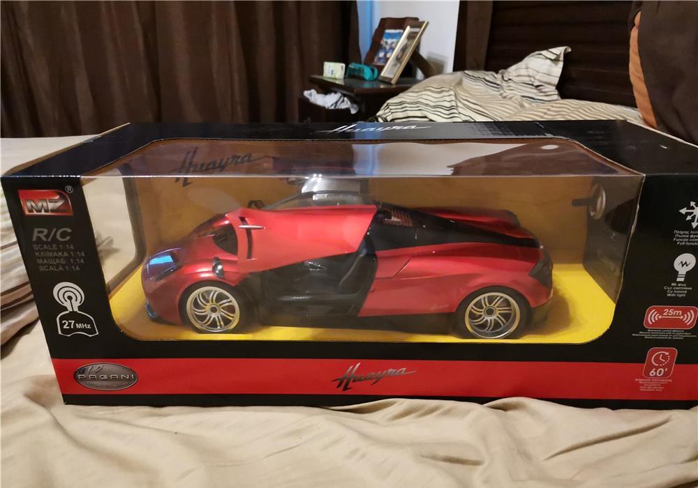 Mașinuță cu telecomandă Huayra