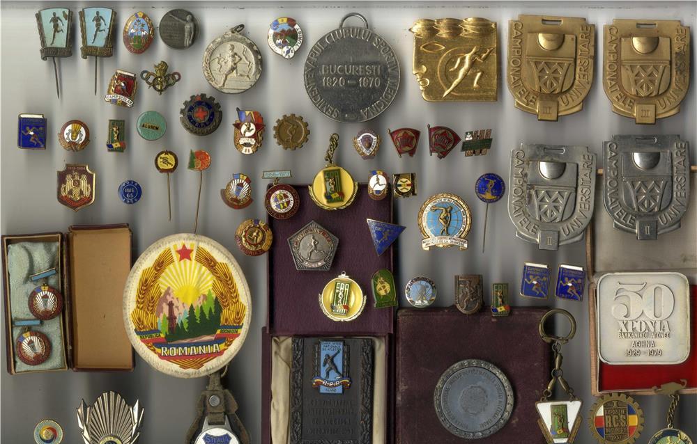 Medalii Ordine Militare Insigne Decoratii Brevete Diplome Barete Armata Militie Securitate Efecte
