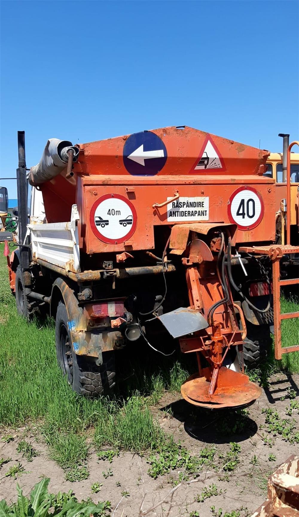 Mercedes-benz UNIMOG