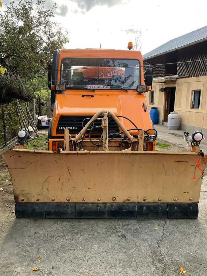 Mercedes-Benz UNIMOG U90