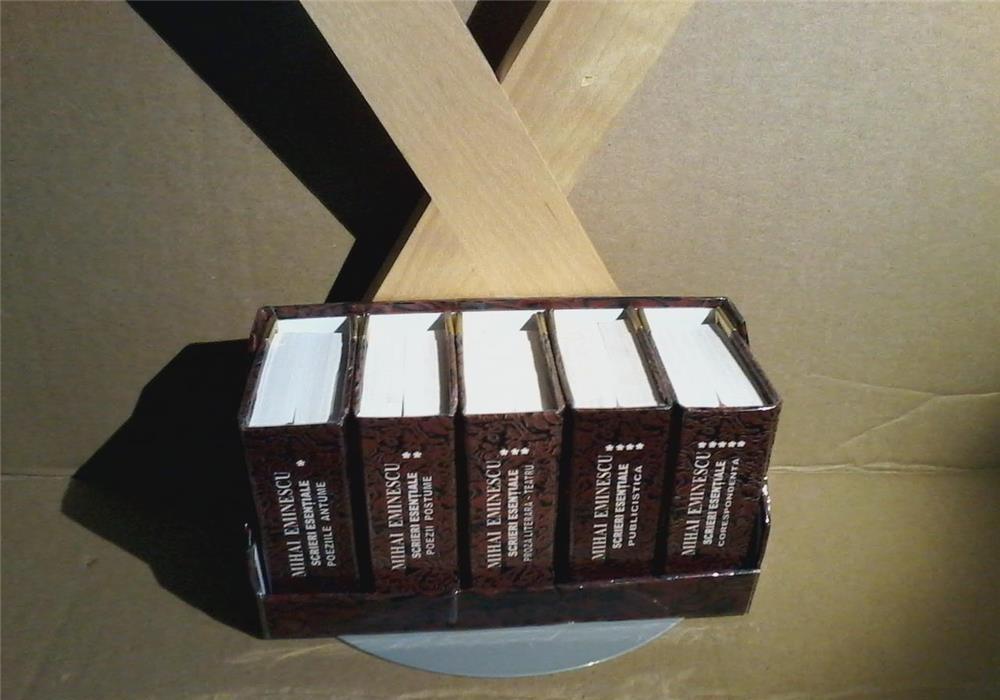 Mihai Eminescu - Scrieri esentiale (5 vol. in caseta speciala, format liliput)