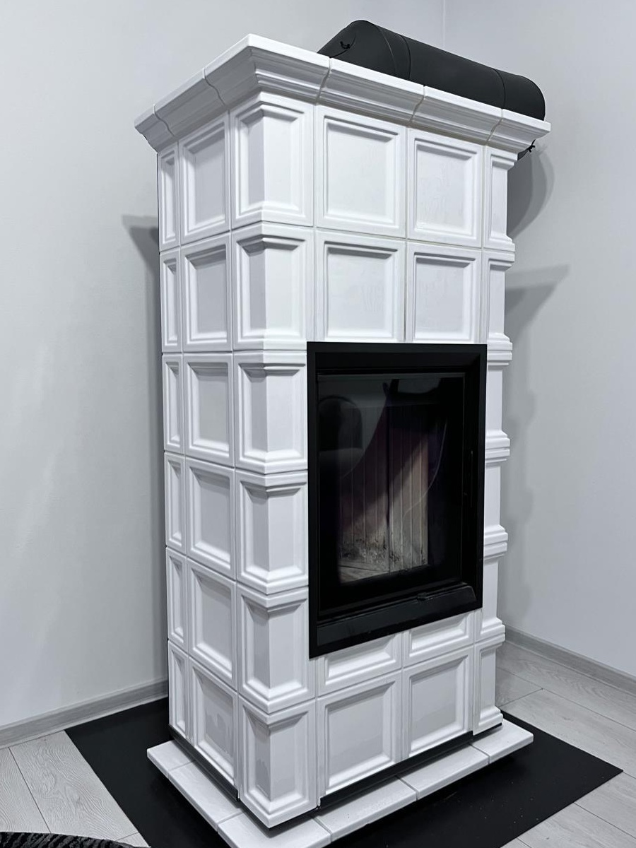 Milano cu cahle ,alb ,semineu modular tip teracota pe lemne