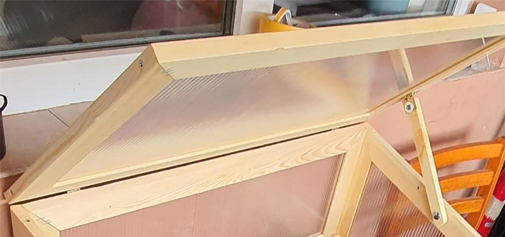 mini sera de gradina sau interior